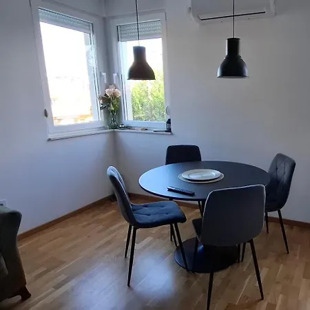 Cozy 1 *